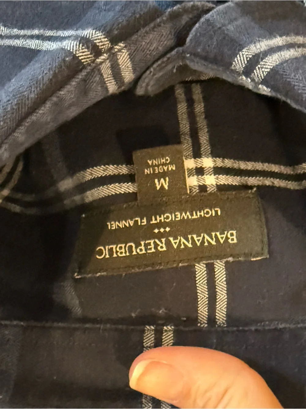 Banana Republic Men’s M Navy Plaid Lightweight Flannel Button Down Shirt